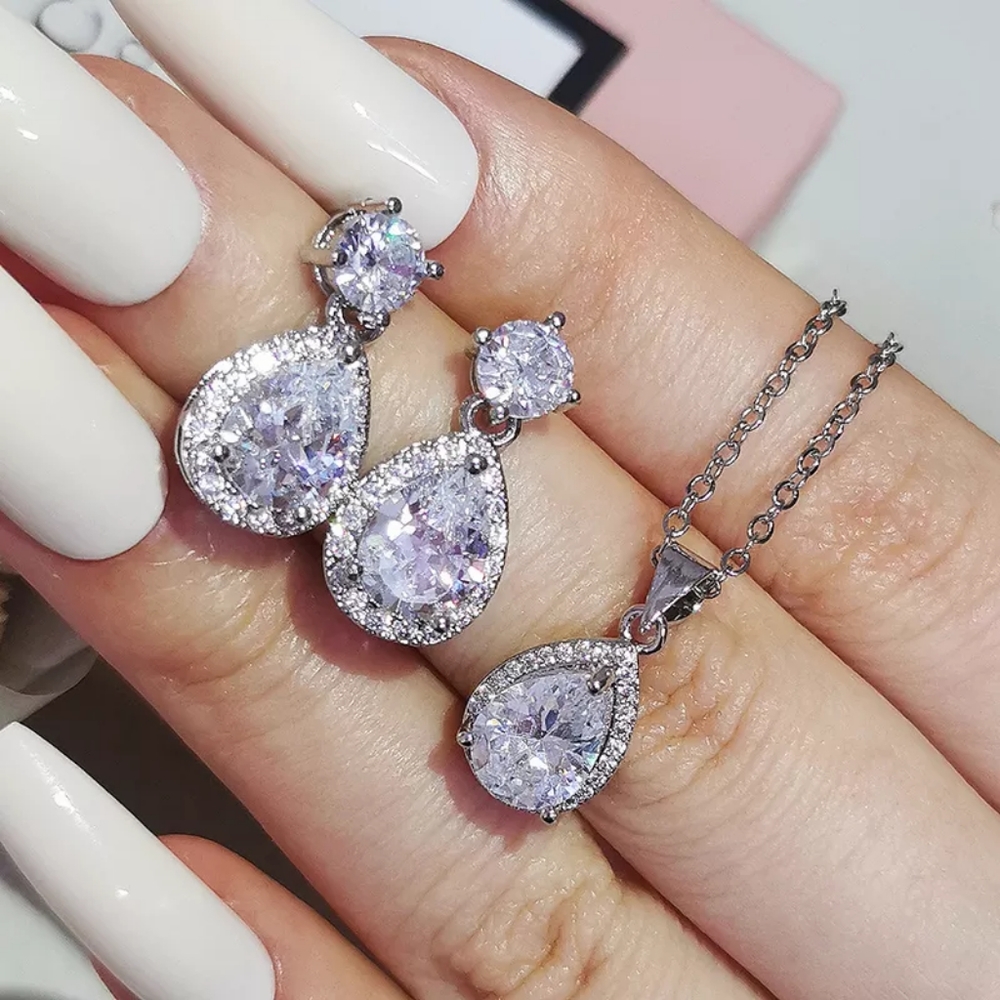 New Silver Luxury White Crystal Drop Earrings - Picture 2 of 2